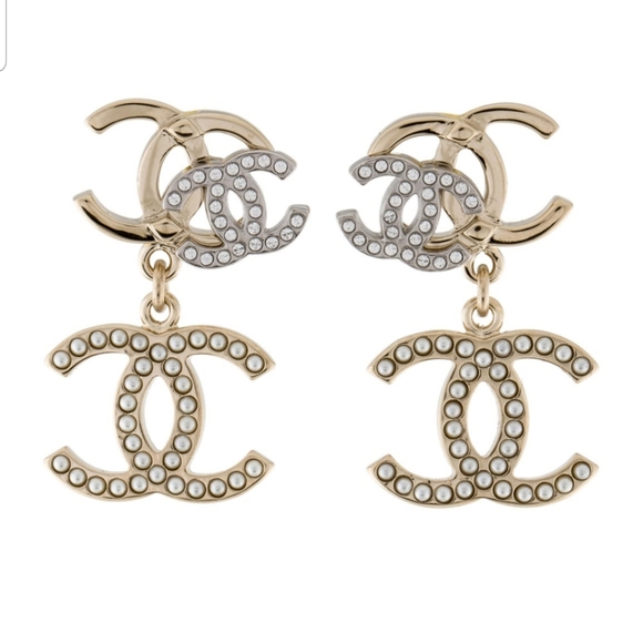 CHANEL Jewelry - HOSTPICK!!!Chanel  Metiers d’Art drop earrings